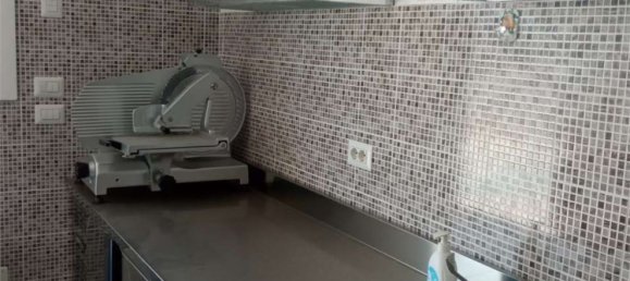 80m² Commercial property in Minturno, Italy No. 374671 15