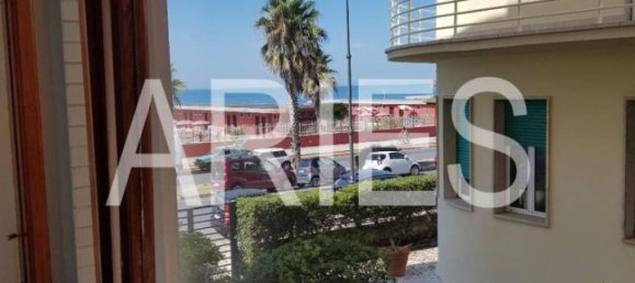 2 rooms Apartment in Rome, Italy No. 31738 8