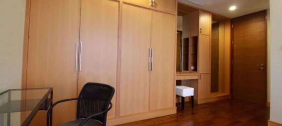 3 bedrooms Condo in Khlong Toei, Thailand No. 9480 15