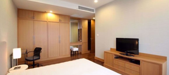 3 bedrooms Condo in Khlong Toei, Thailand No. 9480 13
