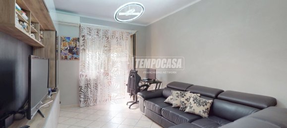 Apartamento de 2 dormitorios en Settimo Torinese, Italy No. 348710 3