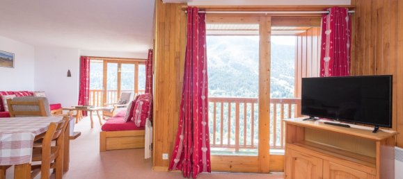 2 bedrooms Apartment in Les Allues, France No. 272 5