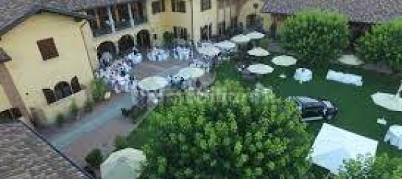 Отель, гостиница с 5 комнатами в Аграте Брианца, Италия № 312351 13