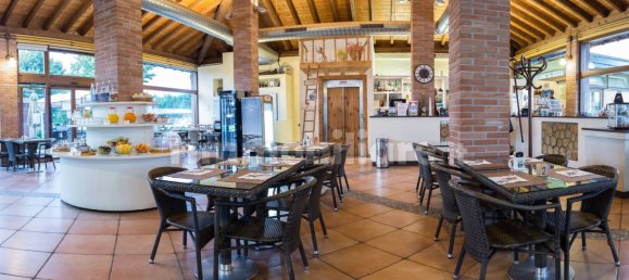 Отель, гостиница с 5 комнатами в Аграте Брианца, Италия № 312351 44