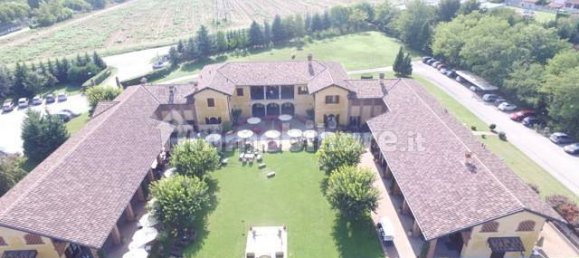 Отель, гостиница с 5 комнатами в Аграте Брианца, Италия № 312351 8