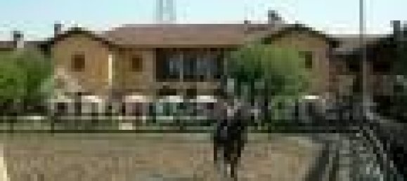 Отель, гостиница с 5 комнатами в Аграте Брианца, Италия № 312351 11