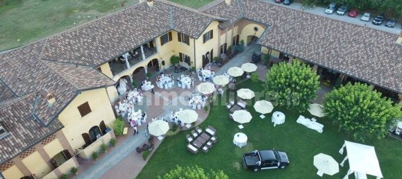 Отель, гостиница с 5 комнатами в Аграте Брианца, Италия № 312351 36