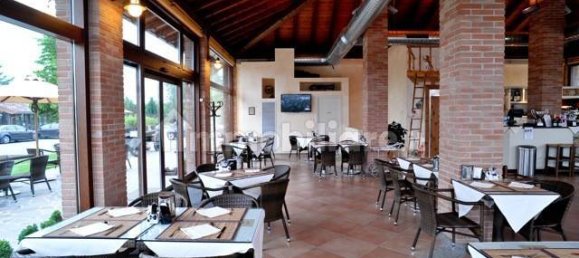 Отель, гостиница с 5 комнатами в Аграте Брианца, Италия № 312351 16