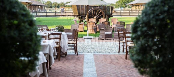 Отель, гостиница с 5 комнатами в Аграте Брианца, Италия № 312351 34