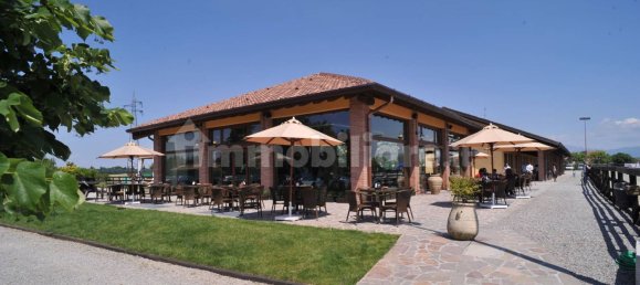 Отель, гостиница с 5 комнатами в Аграте Брианца, Италия № 312351 14