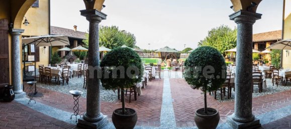 Отель, гостиница с 5 комнатами в Аграте Брианца, Италия № 312351 42