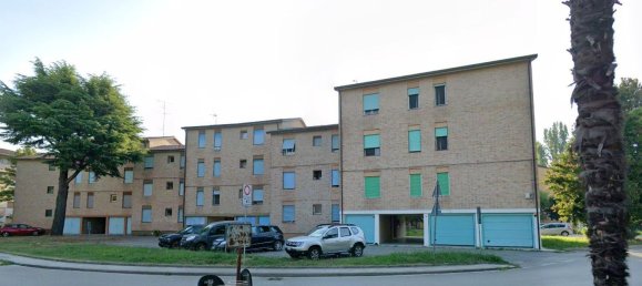 5 bedrooms Apartment in Pordenone, Italy No. 334838 2