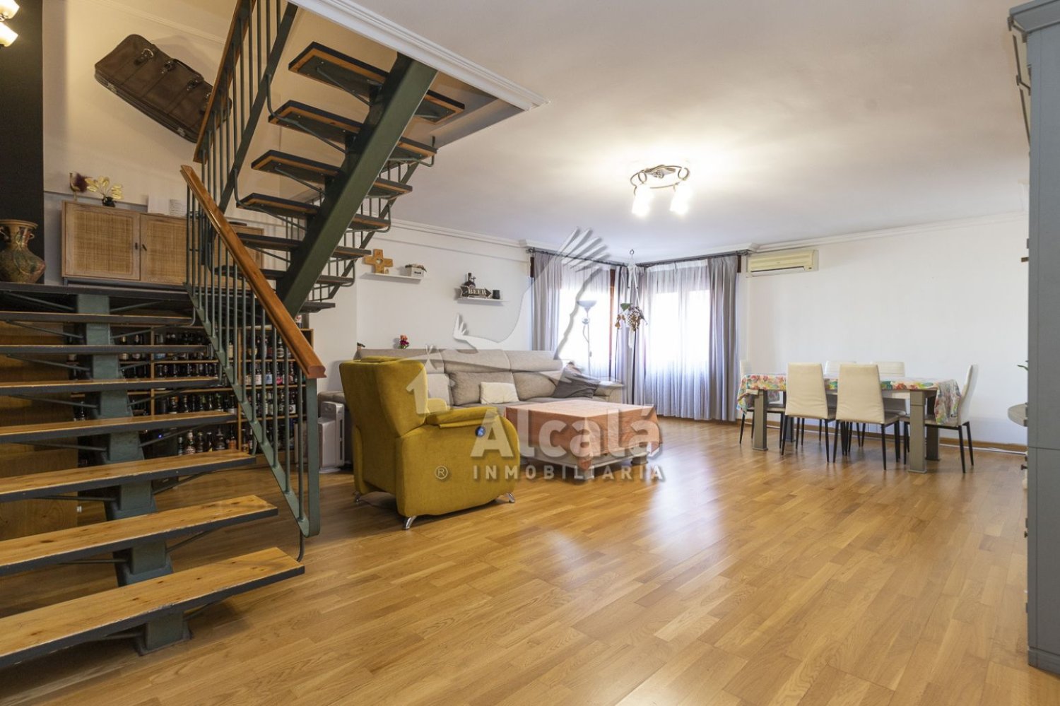 Dúplex de 4 dormitorios en Torrejón de Ardoz, Spain No. 175564