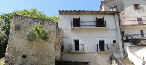 3 rooms Apartment in Capestrano, Italy No. 283200 2