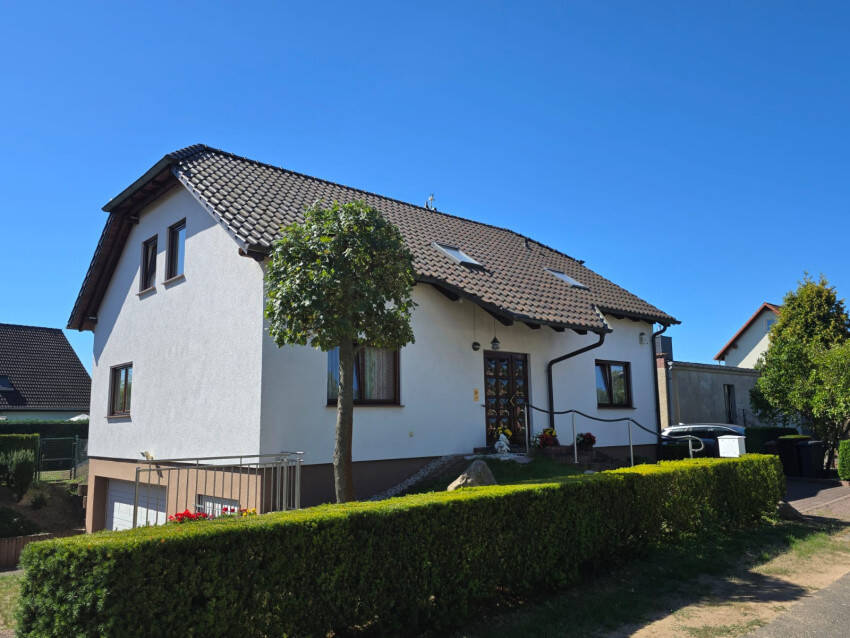 7 rooms Townhouse in Anhalt-Bitterfeld, Germany No. 269406