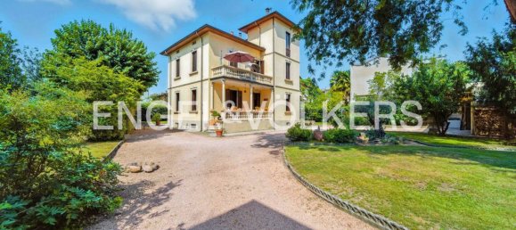 4 Schlafzimmer Villa in Castronno, Italy, Nr. 333065 2