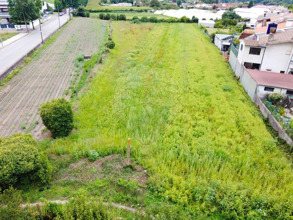 Terrain à Maia, Portugal 1500m² No. 218628