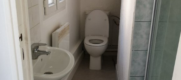 Estudio en Epernon, France No. 99693 4