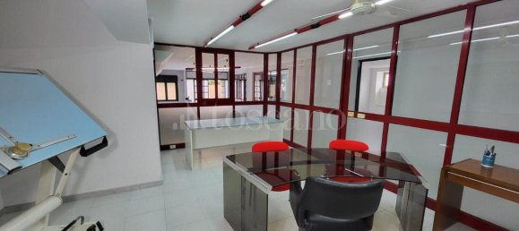 7-salle Bureau à Catania, Italy No. 165763 4