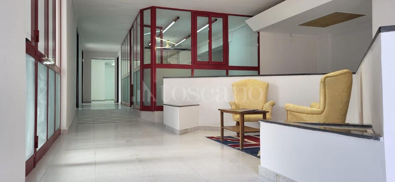 7-salle Bureau à Catania, Italy No. 165763