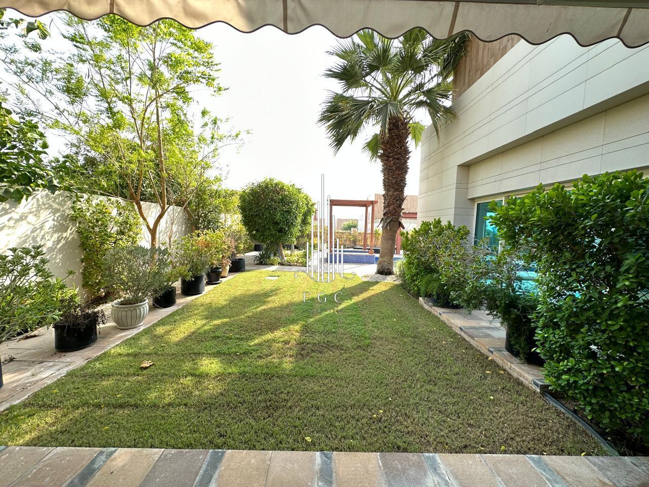 Villa T5 em The Marina, UAE N.º 40165