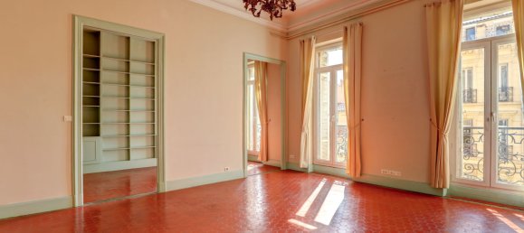 Apartamento de 4 dormitorios en Marseille, France No. 345981 2