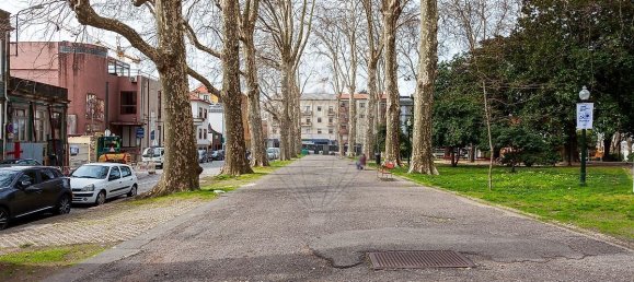 5 bedrooms House in Porto, Portugal No. 25623 38