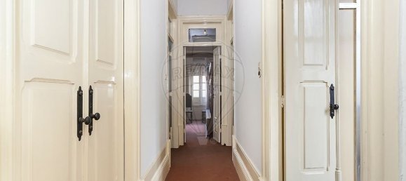 5 bedrooms House in Porto, Portugal No. 25623 7