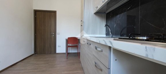 3-Zimmer Wohnung in Prato, Italy, Nr. 271876 3