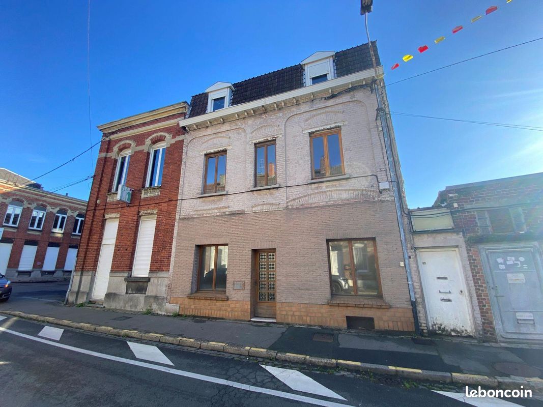 8-Zimmer Gebäude in Comines, France, Nr. 283786