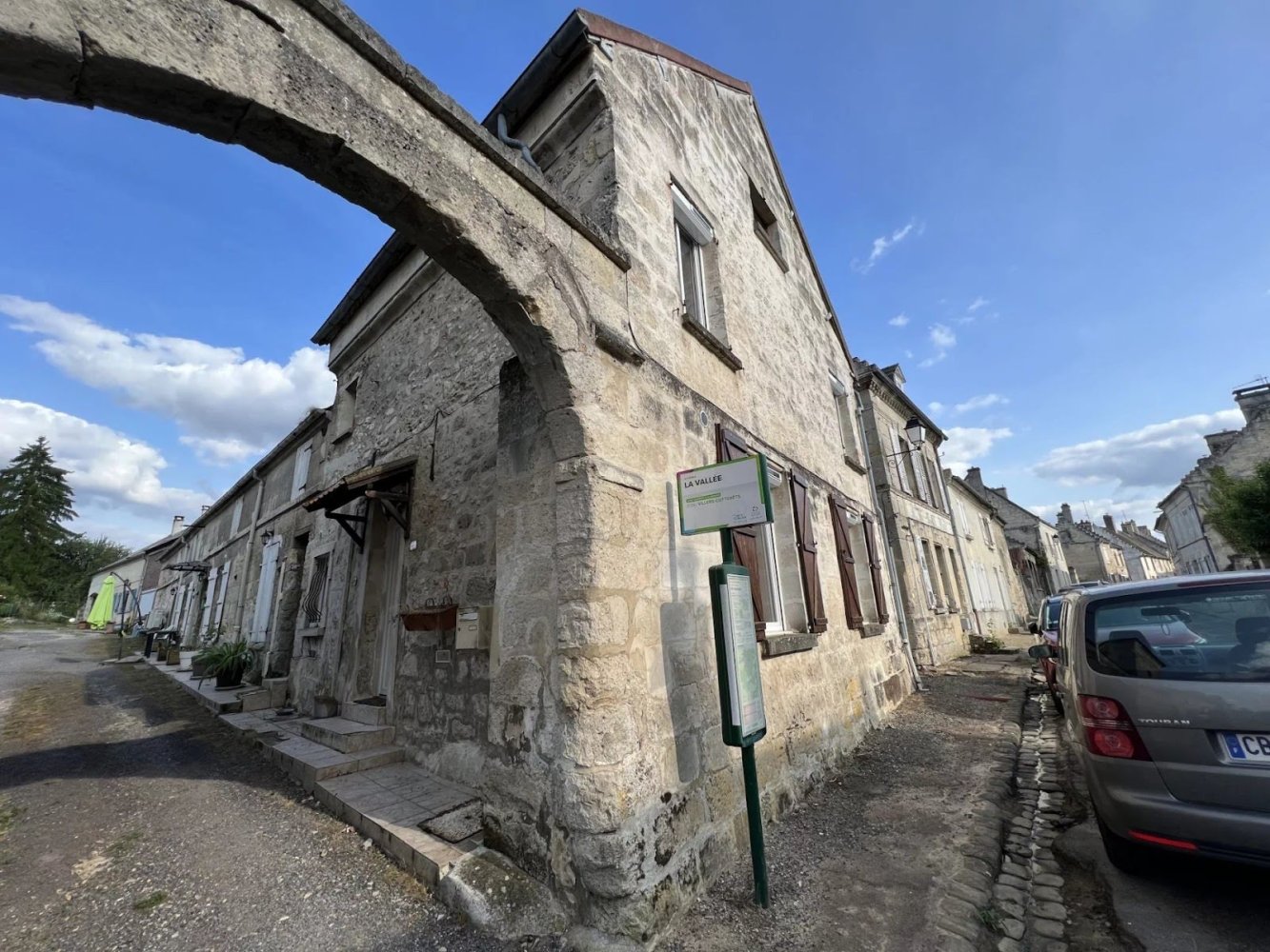 Casa de 3 dormitorios en Vivieres, France No. 92192