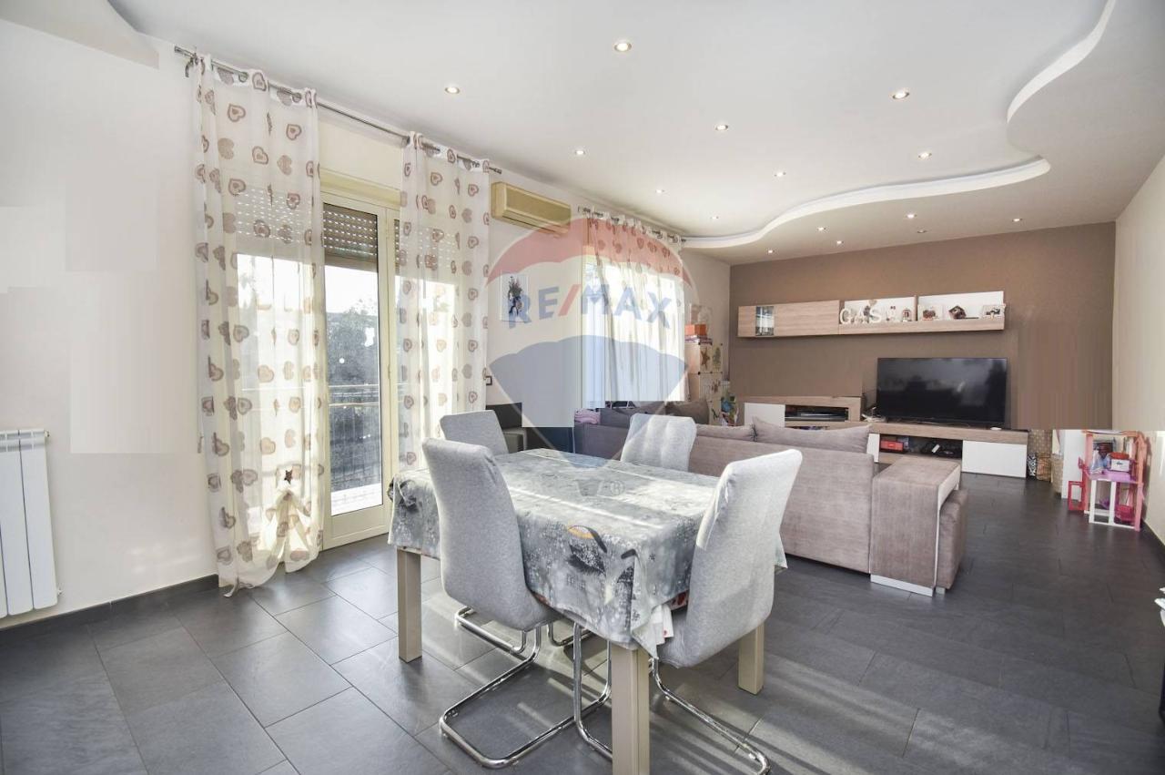 6 rooms Apartment in Gravina di Catania, Italy No. 35888