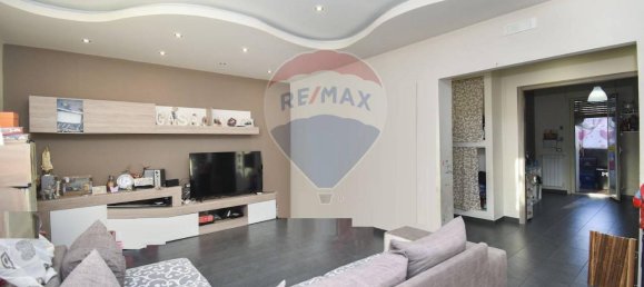 6 rooms Apartment in Gravina di Catania, Italy No. 35888 3