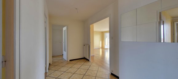 2 bedrooms Apartment in Fontaine, France No. 208123 11
