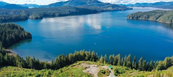 Studio in British Columbia, Canada No. 1164 3