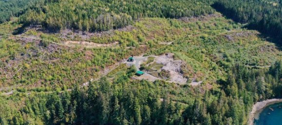 Studio in British Columbia, Canada No. 1164 2