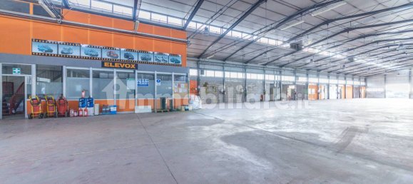 Almacén de 5 habitaciónes en Ariccia, Italy No. 106428 5