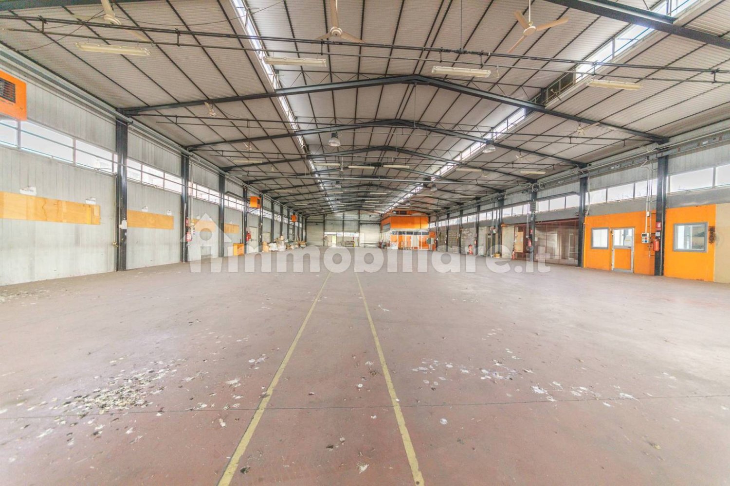 Almacén de 5 habitaciónes en Ariccia, Italy No. 106428