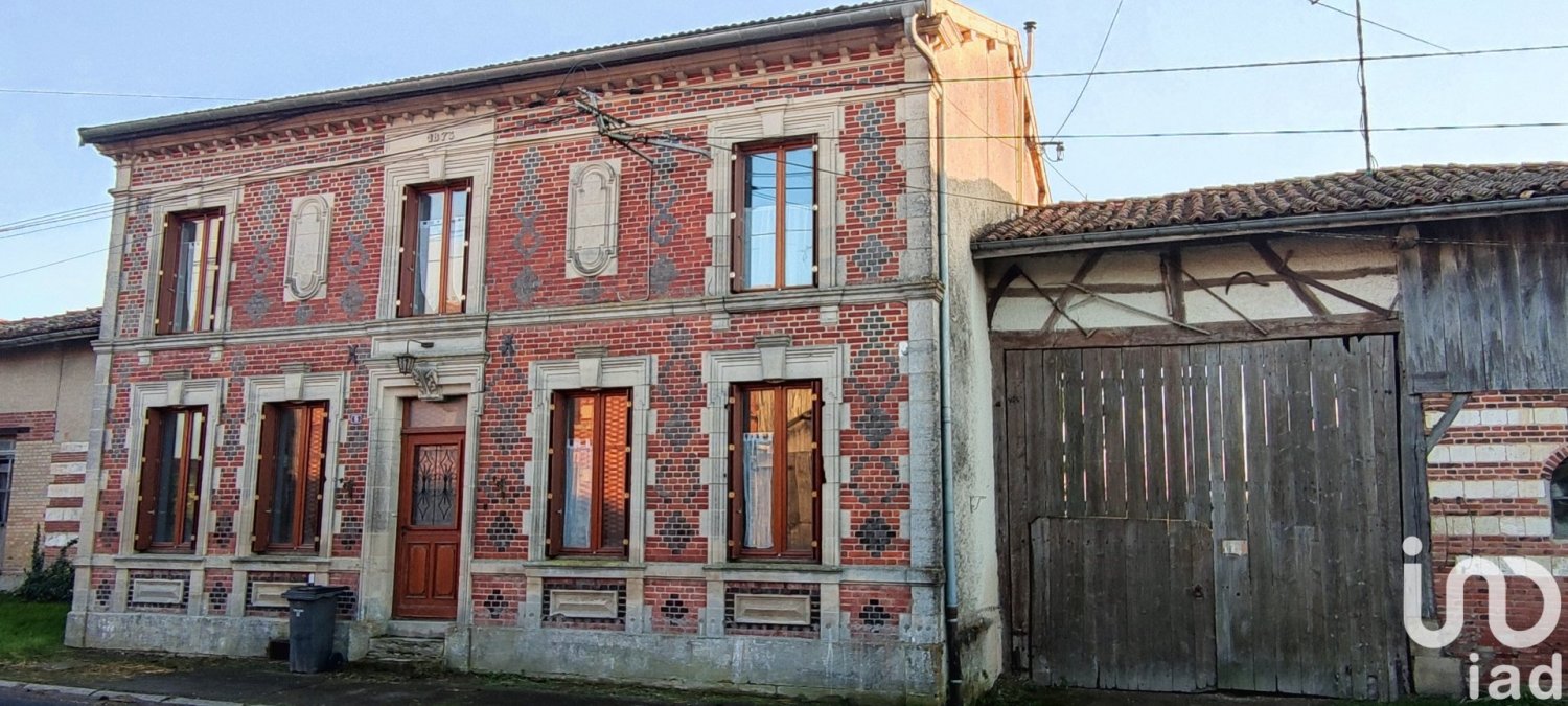 5 chambres Maison de ville à Courtémont, France No. 49917