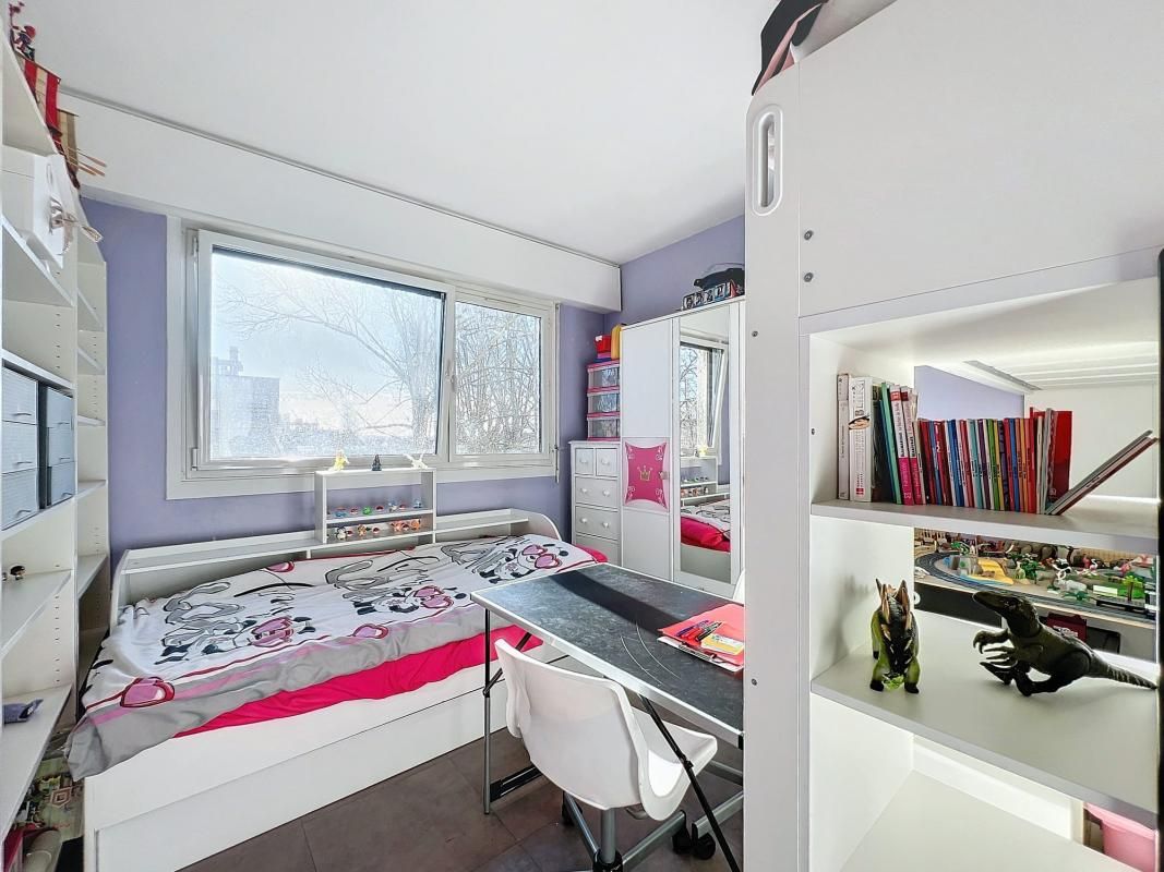 3 bedrooms Apartment in Garches, France No. 149393