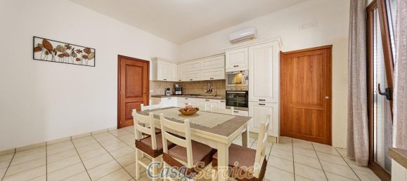 5-Zimmer Wohnung in Matino, Italy, Nr. 235637 2