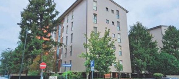 3 rooms Apartment in Milan, Italy No. 245401 13