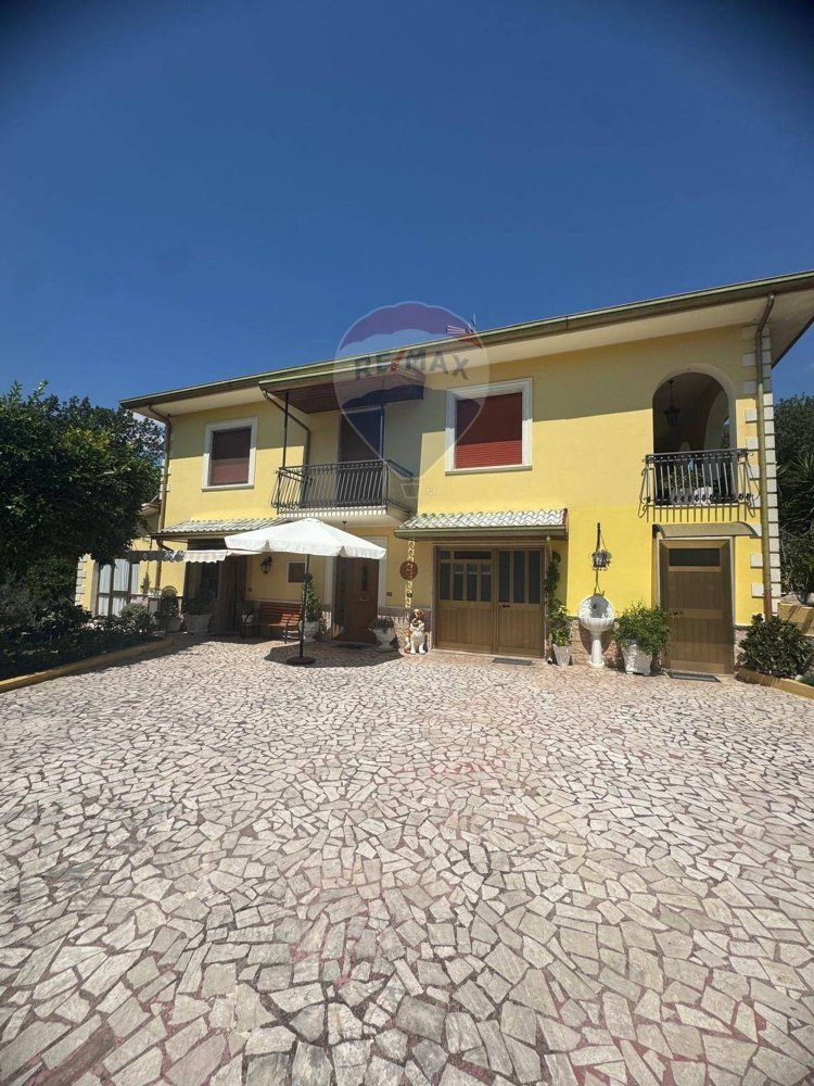 5 Schlafzimmer Haus in Sant'Elia Fiumerapido, Italy, Nr. 325616