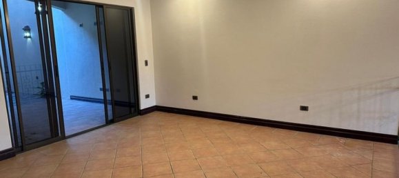 3 Schlafzimmer Haus in Santa Ana, Costa Rica, Nr. 1064 3