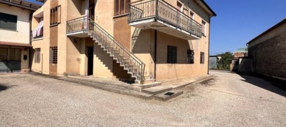 5 bedrooms House in Cerea, Italy No. 322741 3