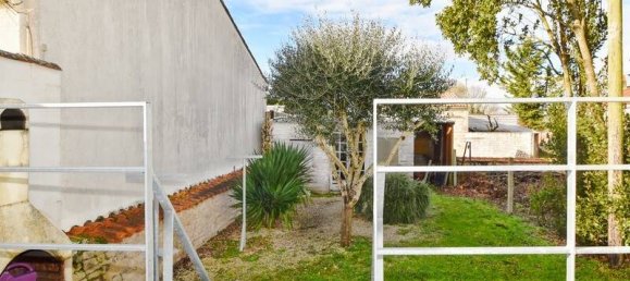 Casa de 2 dormitorios en Ardillieres, France No. 113968 3