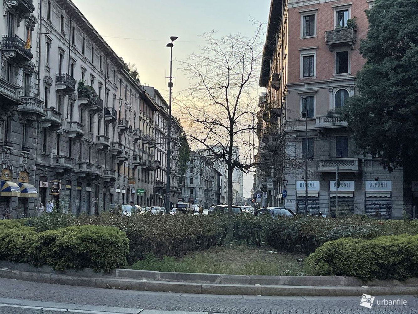 4 rooms Apartment in Milan, Italy No. 272347