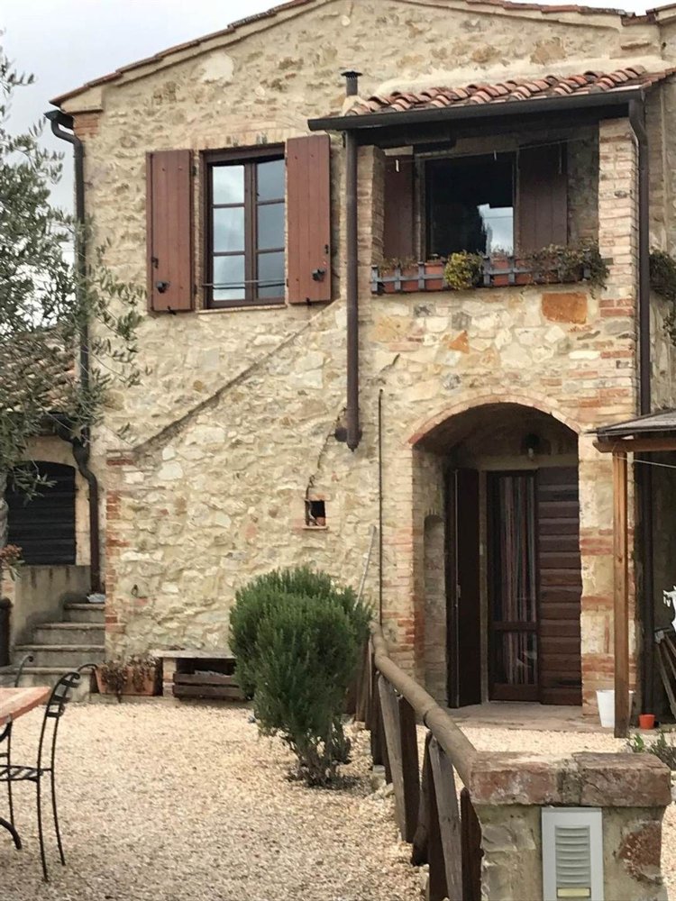 4 rooms House in Colle di Val d'Elsa, Italy No. 148783