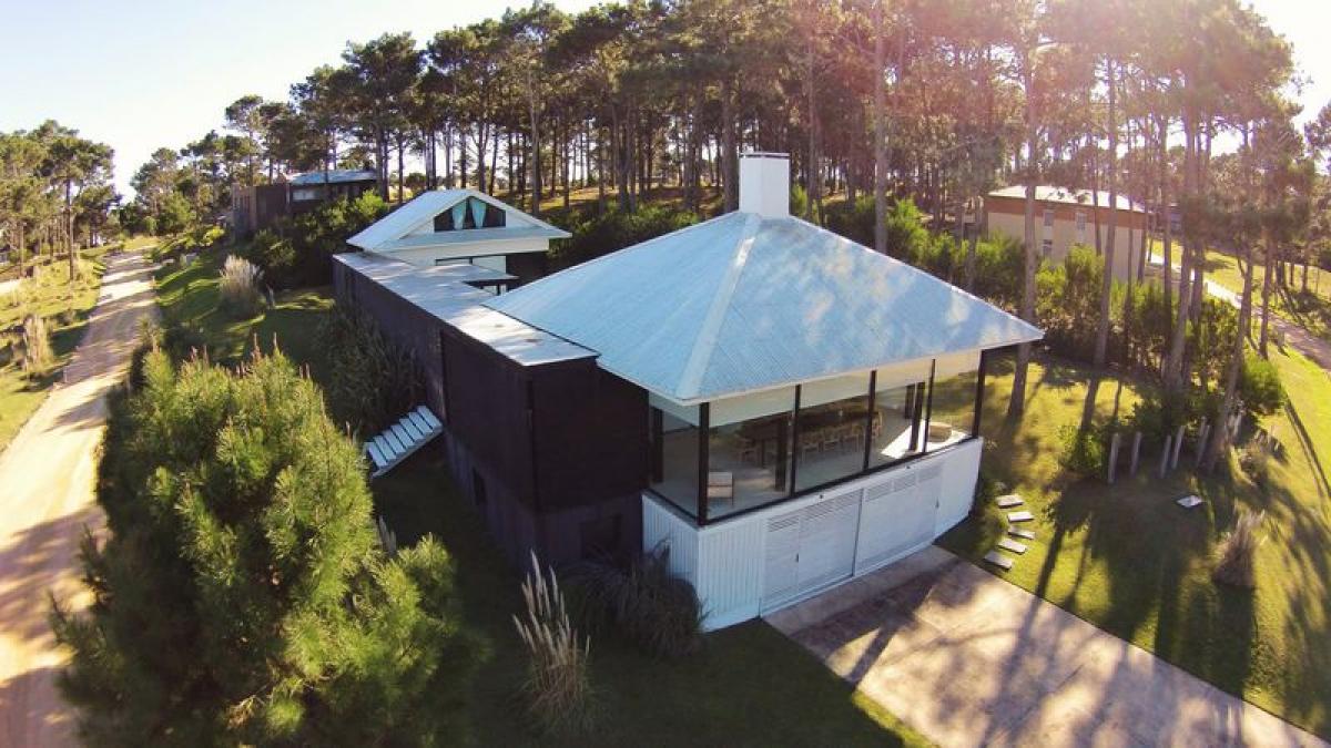 4 bedrooms House in Maldonado, Uruguay No. 8670
