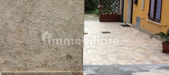 Коммерческая недвижимость с 2 комнатами в Кальяри, Италия № 49823 5